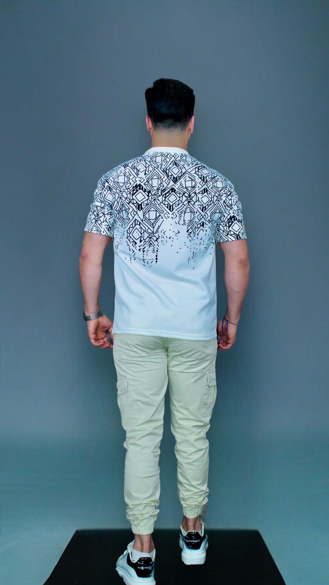 MEMZ PATTERNED TEE IN WHITE