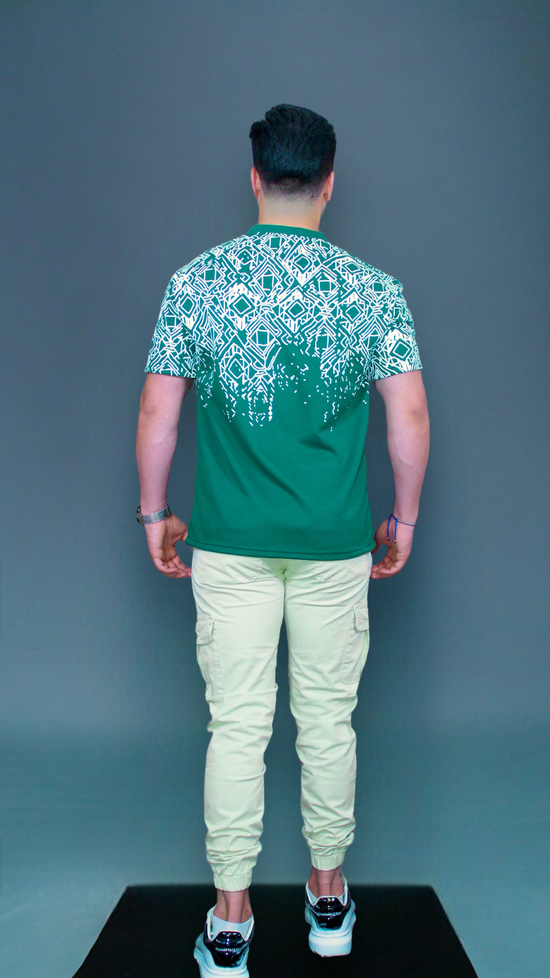 MEMZ PATTERNED TEE IN GREEN