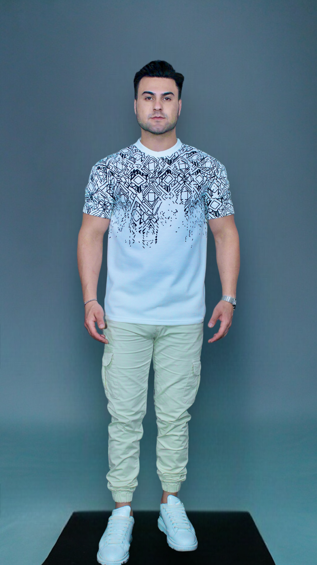 MEMZ PATTERNED TEE IN WHITE