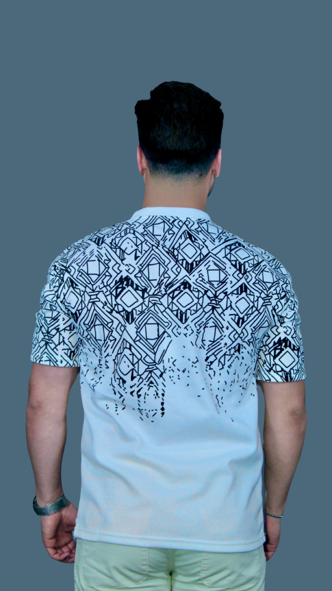 MEMZ PATTERNED TEE IN WHITE